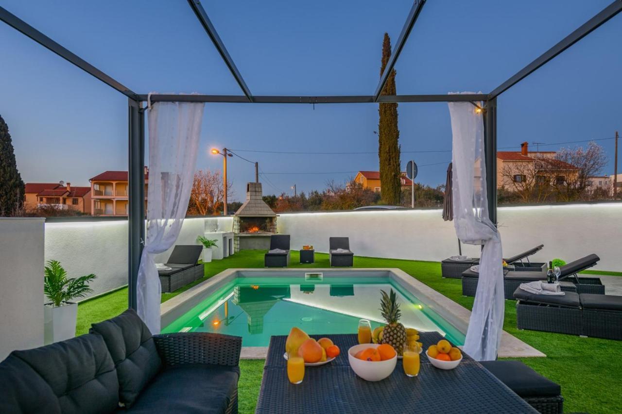 Complex Villa White PUY Exterior foto